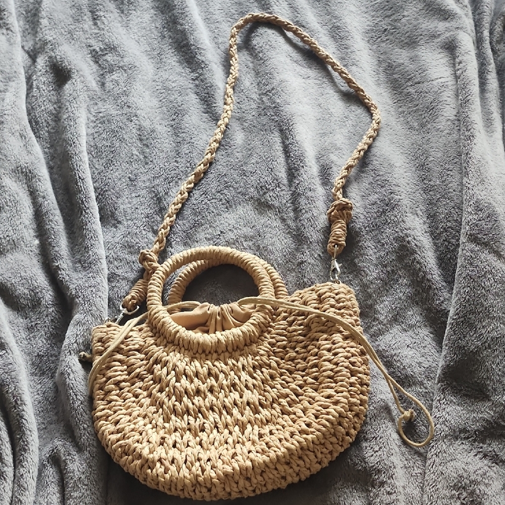 Chic Tan Woven Crossbody Bag